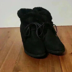 Ugg wedge size 9 black